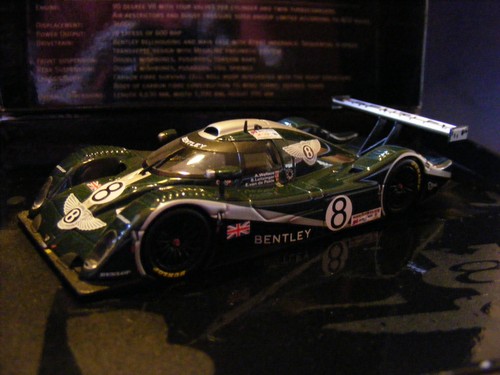 Minichamps 436 021 308 - 1:43,